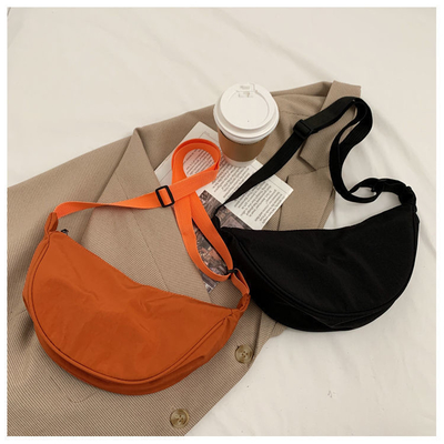 BOLSA DE CROSSBODY de nylon BOLSA de CROSSBODY FEMEÑA 2024 NUEVO DUMPLING LIGHTWEIGHT BOLSA DE BAJO DE LOS ARMOS Todo el hombro BOLSA de lona