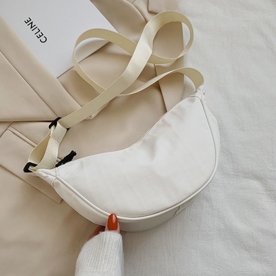 BOLSA DE CROSSBODY de nylon BOLSA de CROSSBODY FEMEÑA 2024 NUEVO DUMPLING LIGHTWEIGHT BOLSA DE BAJO DE LOS ARMOS Todo el hombro BOLSA de lona