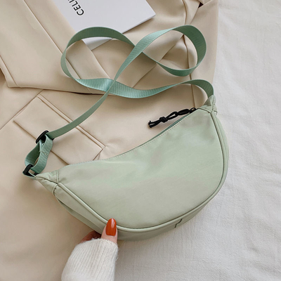 BOLSA DE CROSSBODY de nylon BOLSA de CROSSBODY FEMEÑA 2024 NUEVO DUMPLING LIGHTWEIGHT BOLSA DE BAJO DE LOS ARMOS Todo el hombro BOLSA de lona