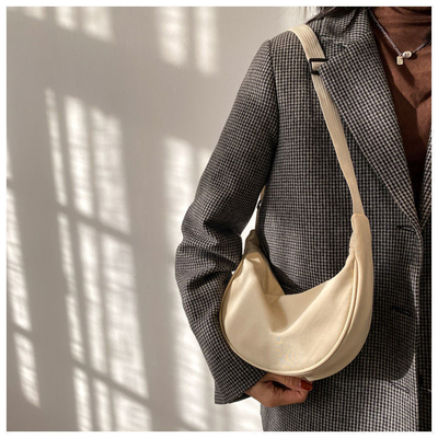 BOLSA DE CROSSBODY de nylon BOLSA de CROSSBODY FEMEÑA 2024 NUEVO DUMPLING LIGHTWEIGHT BOLSA DE BAJO DE LOS ARMOS Todo el hombro BOLSA de lona