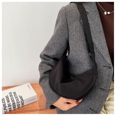 BOLSA DE CROSSBODY de nylon BOLSA de CROSSBODY FEMEÑA 2024 NUEVO DUMPLING LIGHTWEIGHT BOLSA DE BAJO DE LOS ARMOS Todo el hombro BOLSA de lona