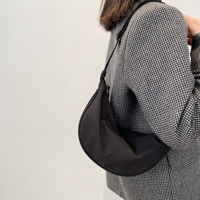 BOLSA DE CROSSBODY de nylon BOLSA de CROSSBODY FEMEÑA 2024 NUEVO DUMPLING LIGHTWEIGHT BOLSA DE BAJO DE LOS ARMOS Todo el hombro BOLSA de lona
