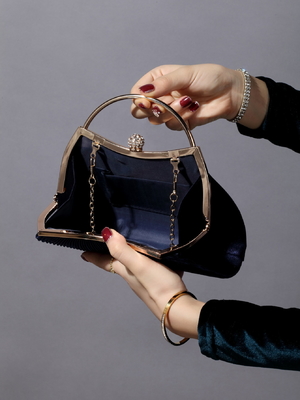 EUROPA Y LOS EEUU RETRO COLOR sólido anillo de mano recubierto moda cerradura cerrada bolsa de comedor cadena bolsa de cuerpo cruzado