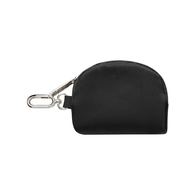 La moda de la billetera de LULU se llevará de la mano con la bolsa de tarjetas.