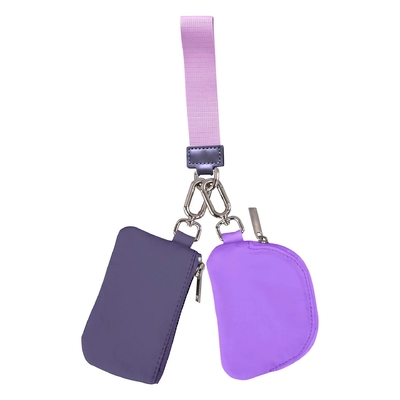 La moda de la billetera de LULU se llevará de la mano con la bolsa de tarjetas.