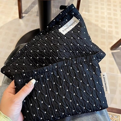 Polka DOT NEGRO BORSA DE MAQUILLAJE BORSA de almacenamiento de cuidado de la piel dulce BORSA de transporte de monedas portátiles BORSA de viaje Lavado