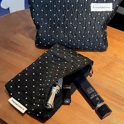 Polka DOT NEGRO BORSA DE MAQUILLAJE BORSA de almacenamiento de cuidado de la piel dulce BORSA de transporte de monedas portátiles BORSA de viaje Lavado
