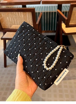 Polka DOT NEGRO BORSA DE MAQUILLAJE BORSA de almacenamiento de cuidado de la piel dulce BORSA de transporte de monedas portátiles BORSA de viaje Lavado