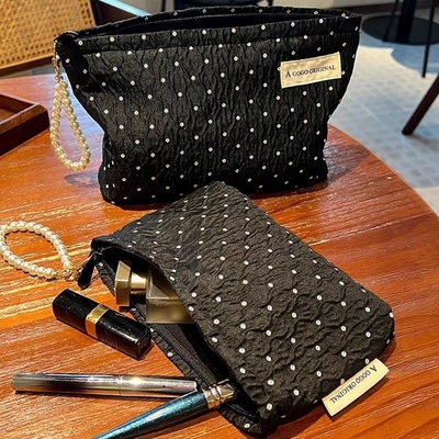 Polka DOT NEGRO BORSA DE MAQUILLAJE BORSA de almacenamiento de cuidado de la piel dulce BORSA de transporte de monedas portátiles BORSA de viaje Lavado