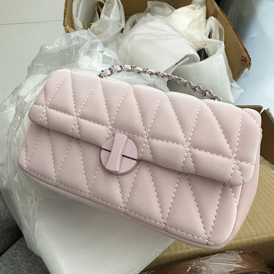2024 Primavera/Verano NUEVA TEXTURA de alta calidad BOLSA PEQUEÑA FEMEÑANA CENACINA DE DIAMANTE BOLSA de bajo el brazo
