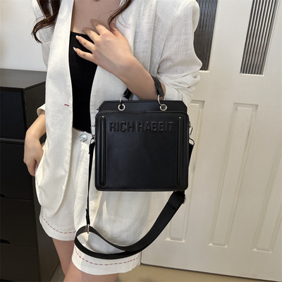 BOLSA SIMPLE DE MODA BOLSA de bolsas de mujer BOLSA de mano de pasajeros BOLSA pequeña cuadrada BOLSA para adultos mayores TEXTURA AMBIENTE