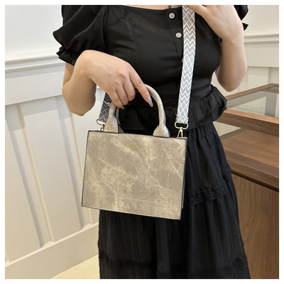 VINTAGE CHIC TEXTURED LETTER TOTE BAG BOLSA DE MUJER 2024 NUEVO BOLSA de moda de gran capacidad BOLSA de hombro con correa ancha