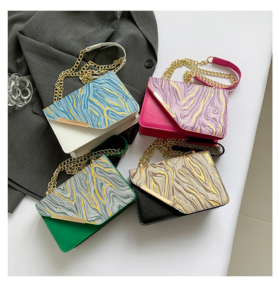 Bolso de mujer nueva moda bolso cuadrado pequeño nicho mayorista retro simple arena rápida todo el hombro único cha crossbody