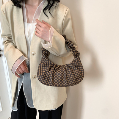 BOLSA DE MUJERES NUEVA tendencia en la tendencia todo en uno bolso de hombro primavera y verano moda bolso plegable en la nube