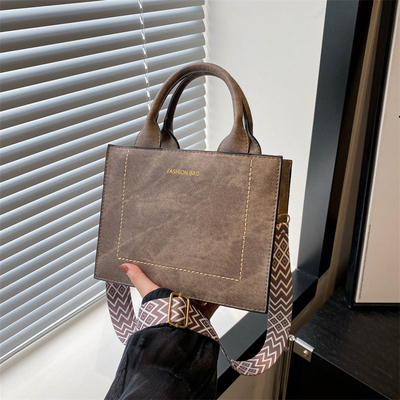 VINTAGE CHIC TEXTURED LETTER TOTE BAG BOLSA DE MUJER 2024 NUEVO BOLSA de moda de gran capacidad BOLSA de hombro con correa ancha