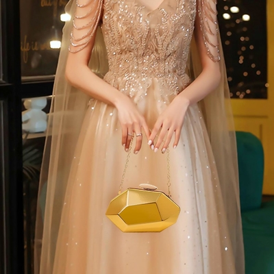 BORSA DE MANO, BORSA GEOMÉTRICA, BORSA de abrazadera para fiestas, bodas y bailes.