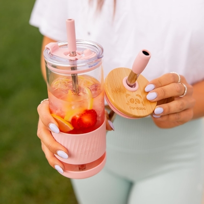 Tazas de vidrio con tapas y pajitas -20 Fl Oz- Taza de café helado de tamaño perfecto - Taza de batido con bambú