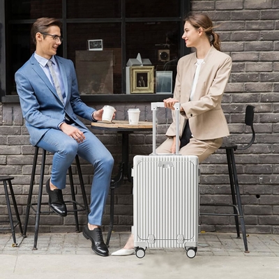 20 pulgadas de Aluminio Cuadro Hardside Spinner Rueda de equipaje, Construido en TSA cerradura Llevar en la maleta, con soporte de taza y puerto USB