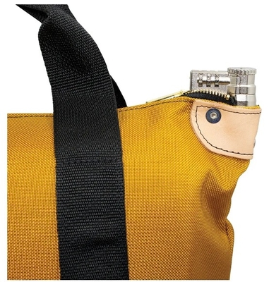 El bolso de mensajería de carga pesada de bloqueo está hecho para la máxima seguridad! ideal para mover sus documentos privados, efectivo, cheques, correo, etc. en un lugar seguro.