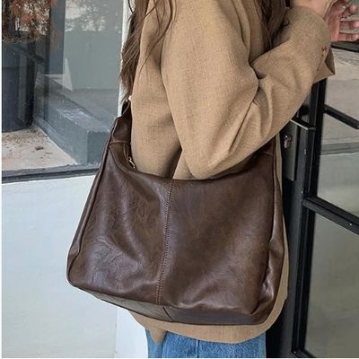 Bolsas vagabundos para mujeres, bolso de hombro de cuero vegano plegable ultra suave, bolsos de bolso con estilo.