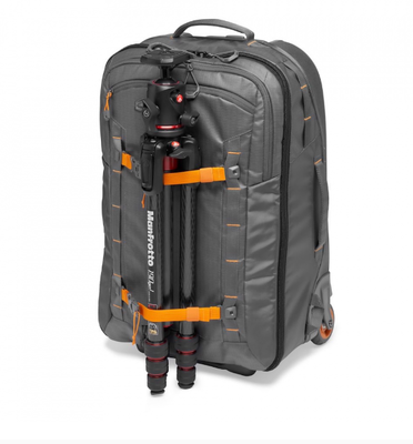 A photography duffel bag with a detachable inner liner is a weather-resistant duffel bag that can meet the needs of carrying equipment and daily travel.