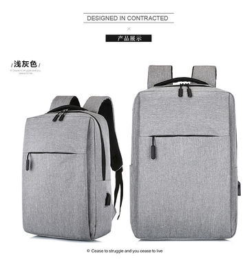 Dos bolsillos con cremallera impermeabilizan la mochila de nylon del ordenador portátil del USB