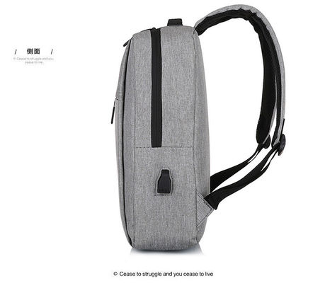 Fabrica al por mayor Mochila portátil de interior de nylon impermeable con cierre de cremallera Mochila portátil de nylon impermeable con interfaz USB