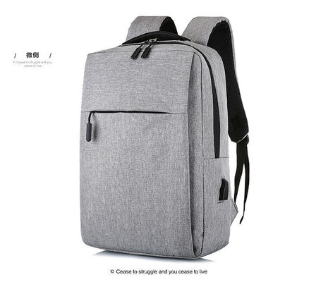 Fabrica al por mayor Mochila portátil de interior de nylon impermeable con cierre de cremallera Mochila portátil de nylon impermeable con interfaz USB